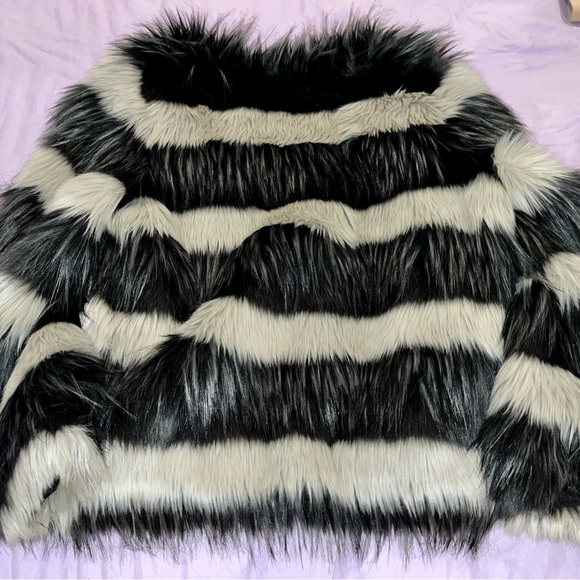 GUESS Faux Fur Coat - Picture 5 of 6